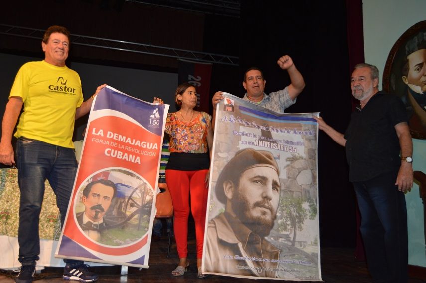 Homenaje del pueblo a orquesta Original de Manzanillo // Foto Denia Fleitas