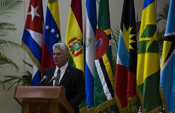 Miguel Díaz-Canel durante el dicurso de inauguración de la Cumbre del Alba. Foto: Irene Pérez/ Cubadebate.