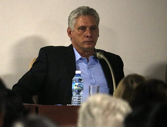 Díaz-Canel en la sesión de trabajo de la ANPP. Foto: Sergio Alejandro Gómez Gallo/ Cubadebate.