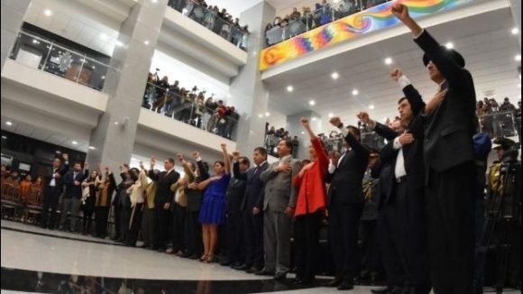 Las nuevas autoridades fueron posesionadas esta jornada en la Casa Grande del Pueblo. Foto: APG Noticias.