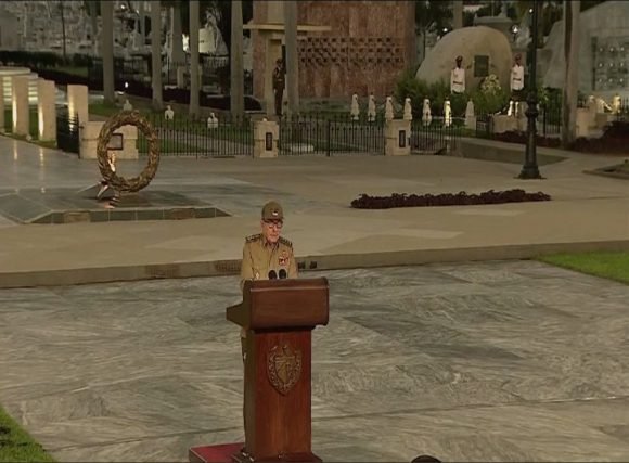 Raúl Castro en el Acto por el Aniversario 60 del Triunfo de la Revolución. Foto: Tomada de Twitter