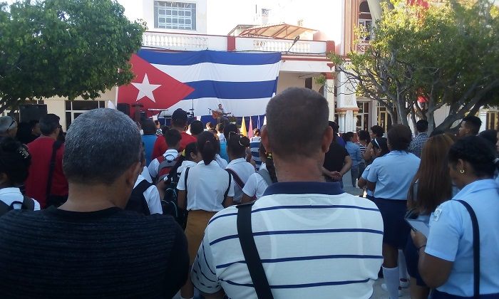A 60 años de sus palabras Fidel sigue presente en los manzanilleros. // Foto Eliexer Peláez