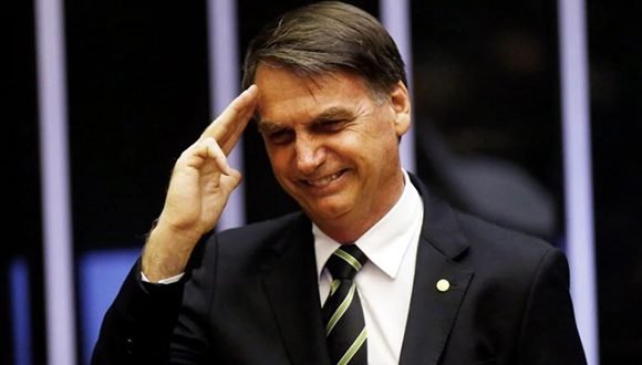El presidente brasileño decidió poner fin a Más Médicos, un programa que beneficia a millones de brasileños. Foto: Reuters