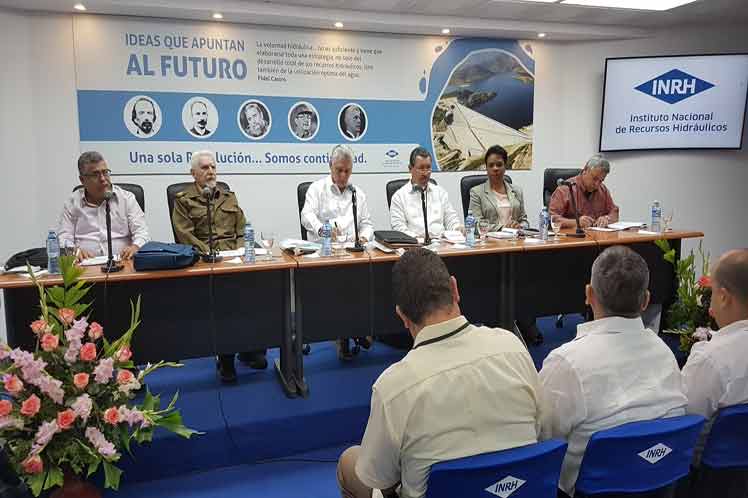Presidente de Cuba participa en balance sobre recursos hidráulicos