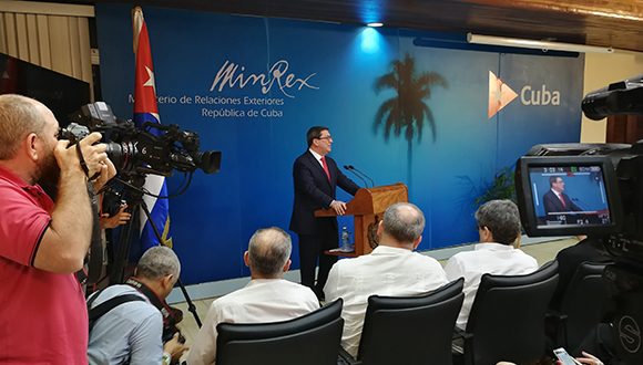 El Canciller cubano ofreció una rueda de prensa en La Habana. Foto: Sergio Alejandro Gómez/Cubadebate