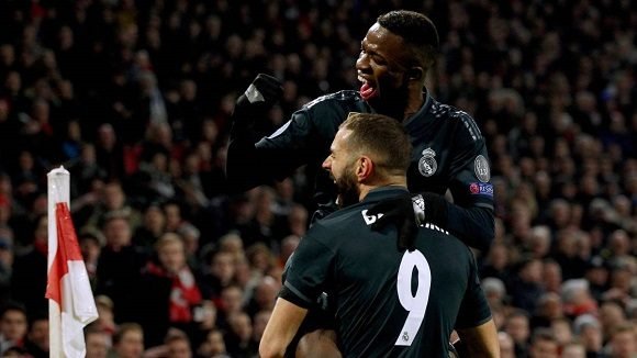 Vinicius asistió a Benzema en un golazo del Real Madrid. Foto: Reuters.