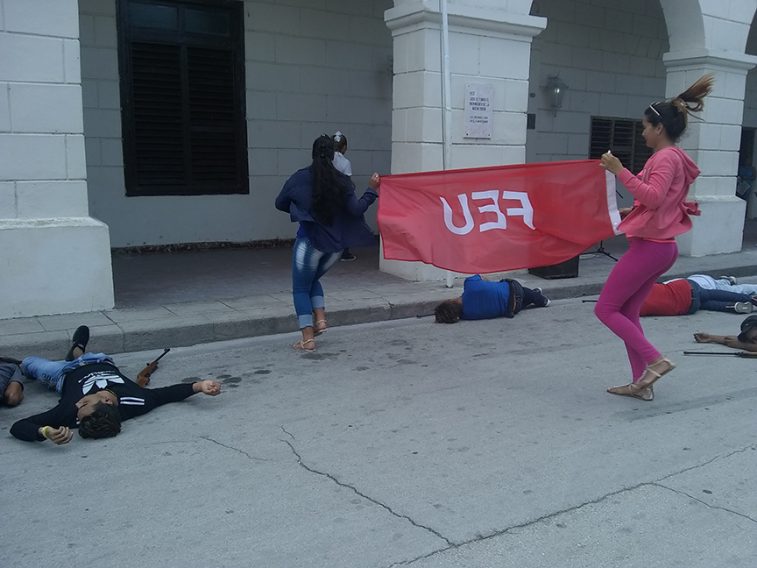 Recuerdan el asalto al Palacio Presidencial // Foto Lilian Salvat