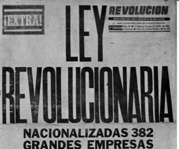 Noticia de las nacionalizaciones cubanas en el diario Revolución. Foto: Archivo