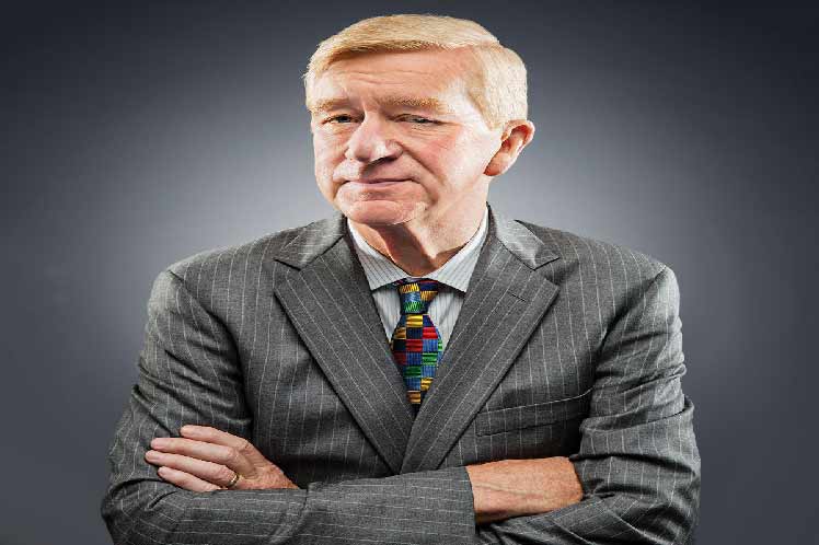Bill Weld, anunció en Twitter su candidatura