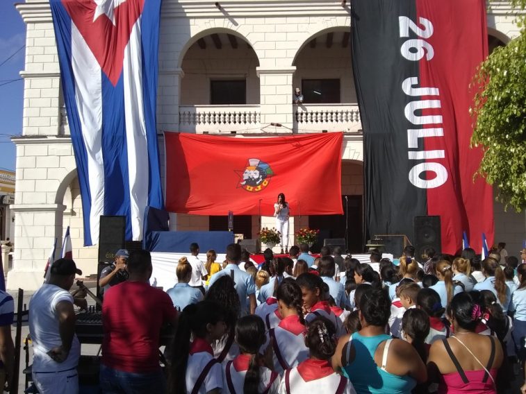 Acto por el 4 de abril // Foto Lilian Salvat