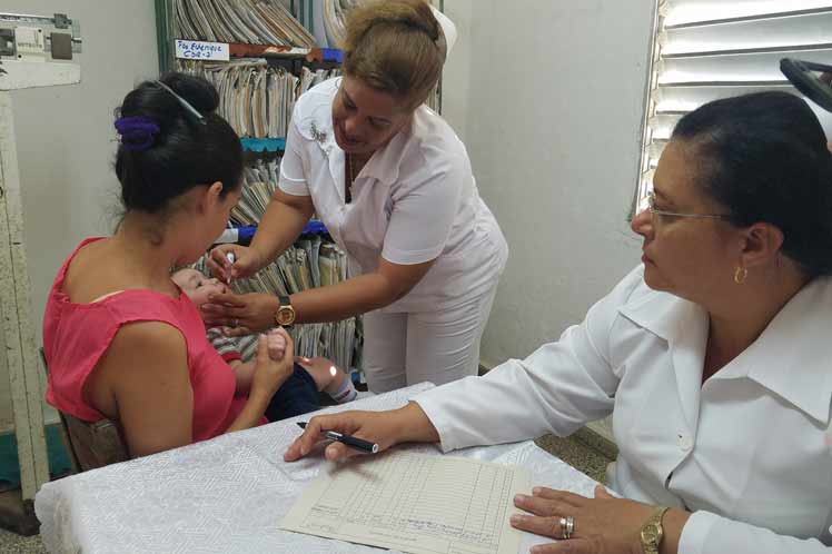 Desde 1962 hasta 2018 se han aplicado en la mayor isla de las Antillas 85 millones 200 mil dosis de la vacuna Foto: Prensa Latina