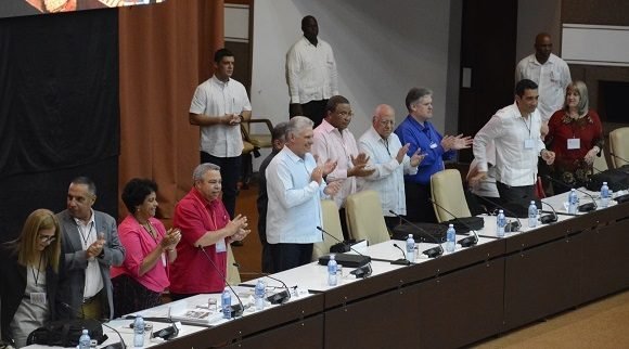 Miguel Díaz-Canel, presidente de los Consejos de Estado y de Ministros, asiste a la tercera jornada del XXI Congreso de la CTC. Foto: Ariel Ley Royero/ ACN.