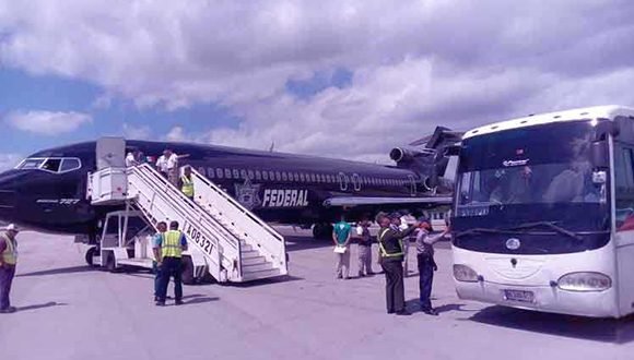 Los cubanos llegaron en una aeronave de la Policía Federal Mexicana. Foto: PL