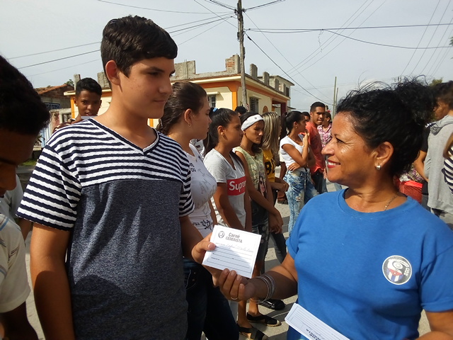 Ingresan nuevos jóvenes manzanilleros a los CDR // Foto Eliexer Peláez