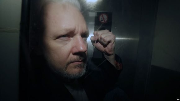 La salud de Assange ya se había “deteriorado significativamente” durante los casi siete años que pasó dentro de la Embajada de Ecuador en Londres. Foto: AP.