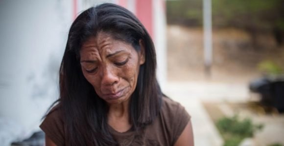 Inés Esparragoza, madre de Orlando Figuera, el joven apuñalado y quemado vivo en Caracas durante las protestas opositoras de 2017. Foto: Jairo Vargas.