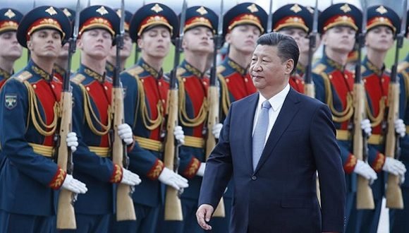 El presidente Chino Xi Jinpin llega a Moscú. Foto: EFE.