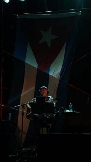 Silvio Rodríguez en su Gira Interminable por los barrios // Foto: Iván Soca