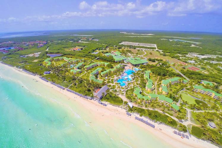 La categoría de Playa Ambiental le da un valor agregado al hotel, pues le ofrece al turista un producto de excelencia, ya que el agua tendrá una calidad superior para los baños de mar  Foto: Prensa Latina