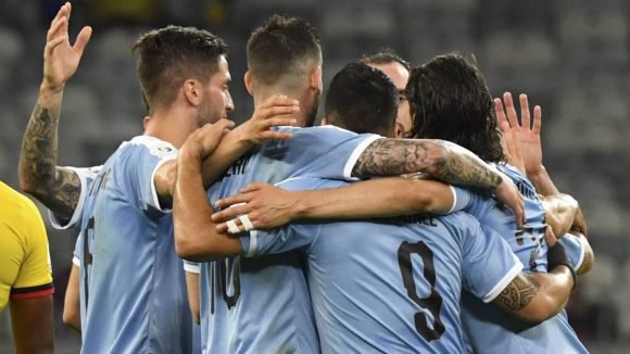 La selección de Uruguay presentó su candidatura al título de la Copa América en su debut en la competición con un triunfo abultado ante Ecuador. Foto: As.