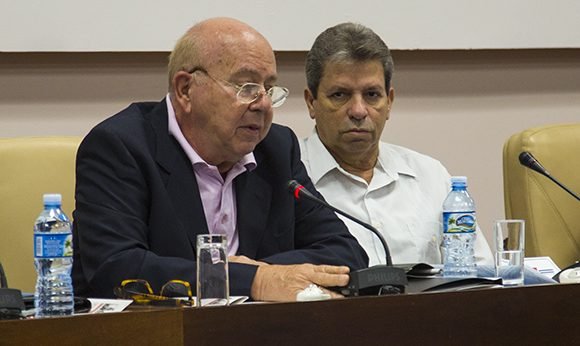 Miguel Barnet, presidente de la UNEAC durante la sesión inaugural del IX Congreso de la organización. Foto: Irene Pérez/ Cubadebate.