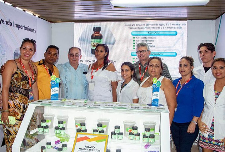 Entre los productos líderes estuvieron los rones, vinos y licores de la industria EMBER, el camarón de cultivo y los servicios del Instituto de Investigaciones Jorge Dimitrov // Foto: Canal Caribe