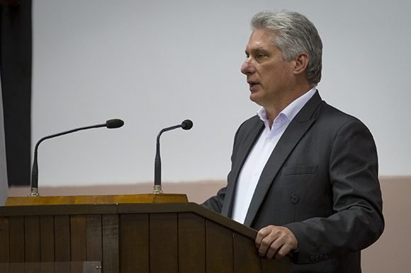 El presidente cubano Miguel Díaz-Canel durante la clausura del Congreso de la UNEAC. Foto: Irene Pérez/ Cubadebate.