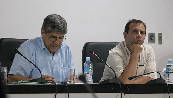Fernández de Cossío habló a los diputados sobre el contexto actual de las relaciones entre Cuba y Estados Unidos. // Foto: Darío Gabriel Sánchez García/ Cubadebate
