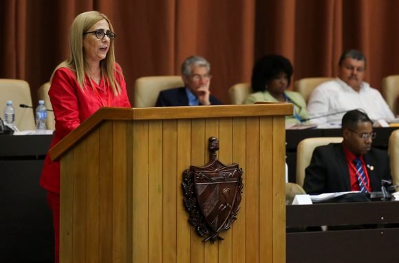 Mesi Bolaños Weiss, ministra de Finanzas y Precios. Foto: Abel Padrón Padilla/ Cubadebate.