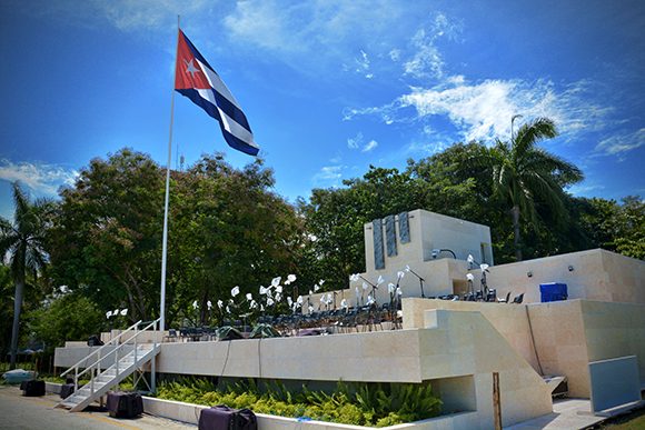 La Plaza de la Patria se encuentra lista en la ciudad de Bayamo, Monumento Nacional, para el acto central por el Día de la Rebeldía Nacional, en la provincia de Granma. Foto: Juan Pablo Carreras/ACN.