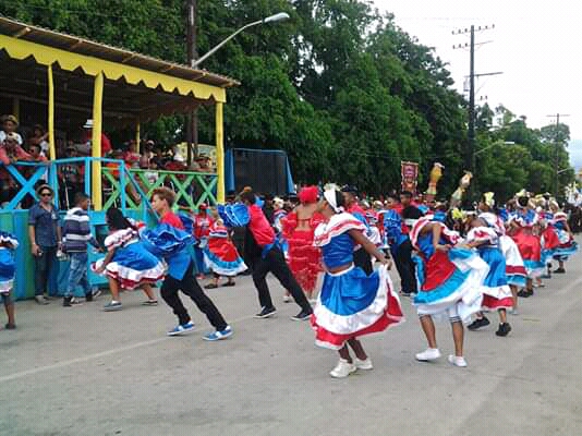 Identidad y tradición cultural en carnavales de Manzanillo // Foto: Roberto Mesa Matos