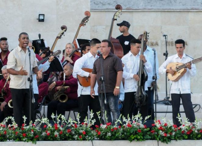 La perversidad mediática que trata de fracturar nuestra identidad hay que abordarla desde la cultura, señaló el Presidente cubano Miguel Díaz-Canel Bermúdez // Foto: Endrys Correa Vaillant 