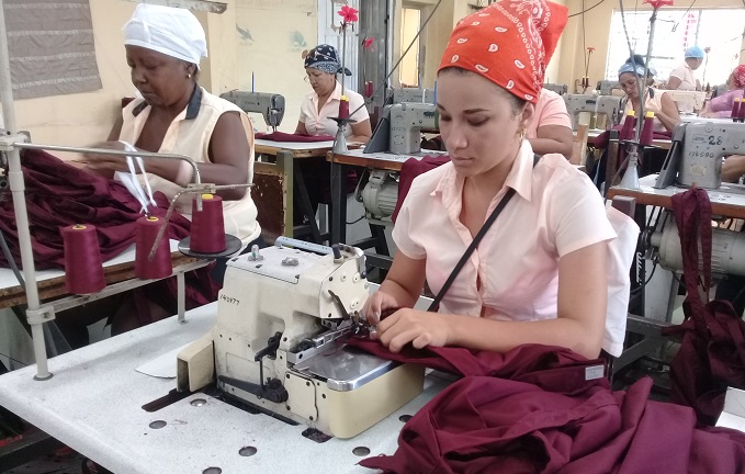 Las mujeres trabajadoras aportan a la sociedad y al futuro // Foto: Denia Fleitas