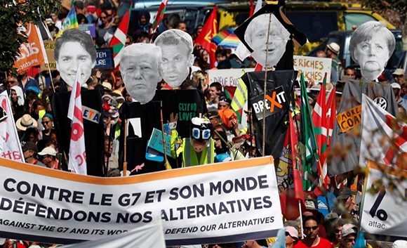 Mafiestantes en una protesta contra el G7 en Hendaya. Foto: Reuters.