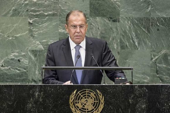 Lavrov se refirió al rechazo de la comunidad internacional, cada año, a la política injerencista de la nación estadounidense contra la mayor de las Antillas. Foto: AFP.