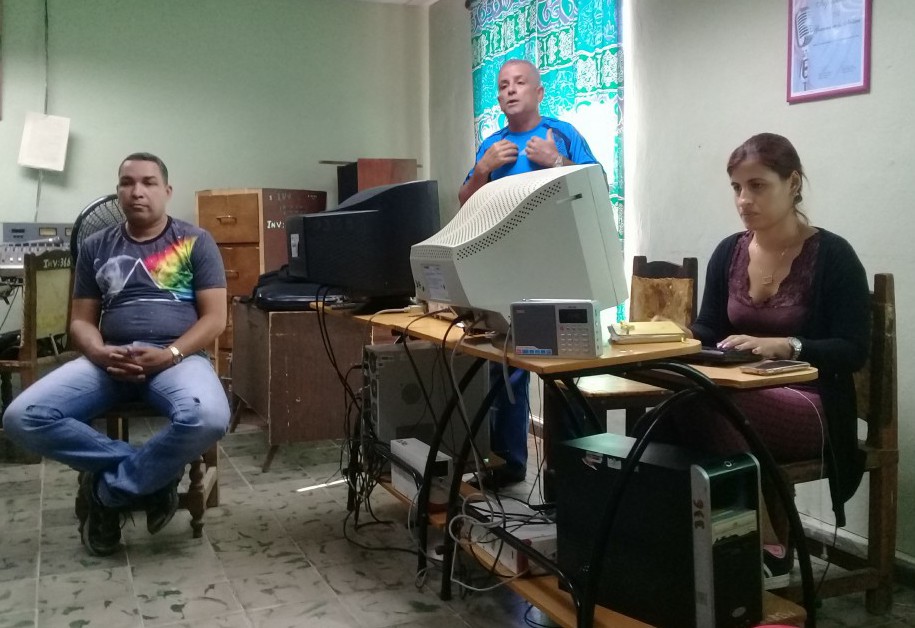Periodistas manzanilleros debaten sobre necesidad de cambio editorial // Foto Denia Fleitas