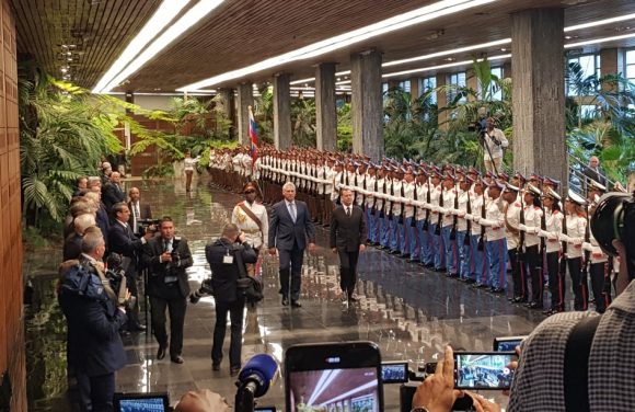 Rusia y Cuba mantienen relaciones en los ámbitos sociales y económicos e impulsan proyectos en sectores estratégicos para ambas naciones, como el industrial y el transporte. Foto/Cubadebate.