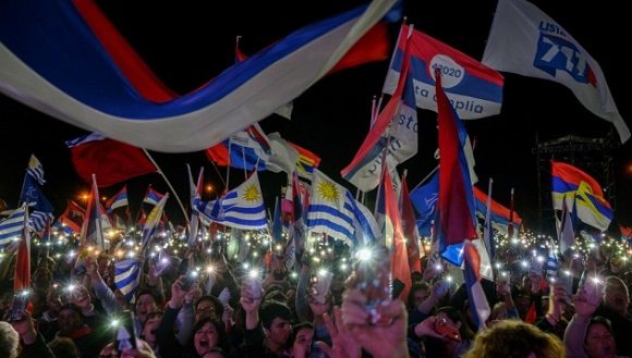 Candidato del Frente Amplio debe ganar la primera vuelta. Foto: Agencias.