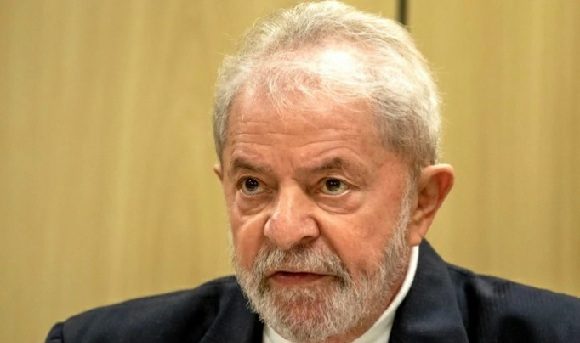 Lula contínúa como un preso político, condenado por actos oficiales indeterminados. Foto: Prensa Latina.