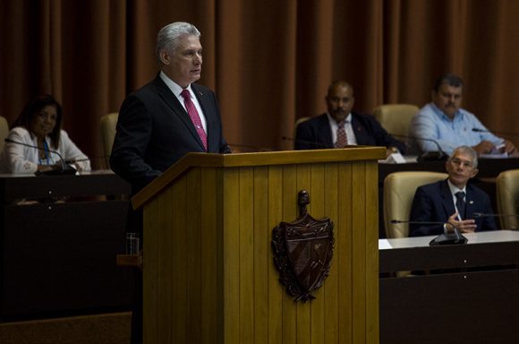 Presidente de la República de Cuba, Miguel M. Díaz-Canel Bermúdez, en la toma de posesión de su cargo, el 10 de octubre de 2019. Foto: Irene Pérez/ Cubadebate