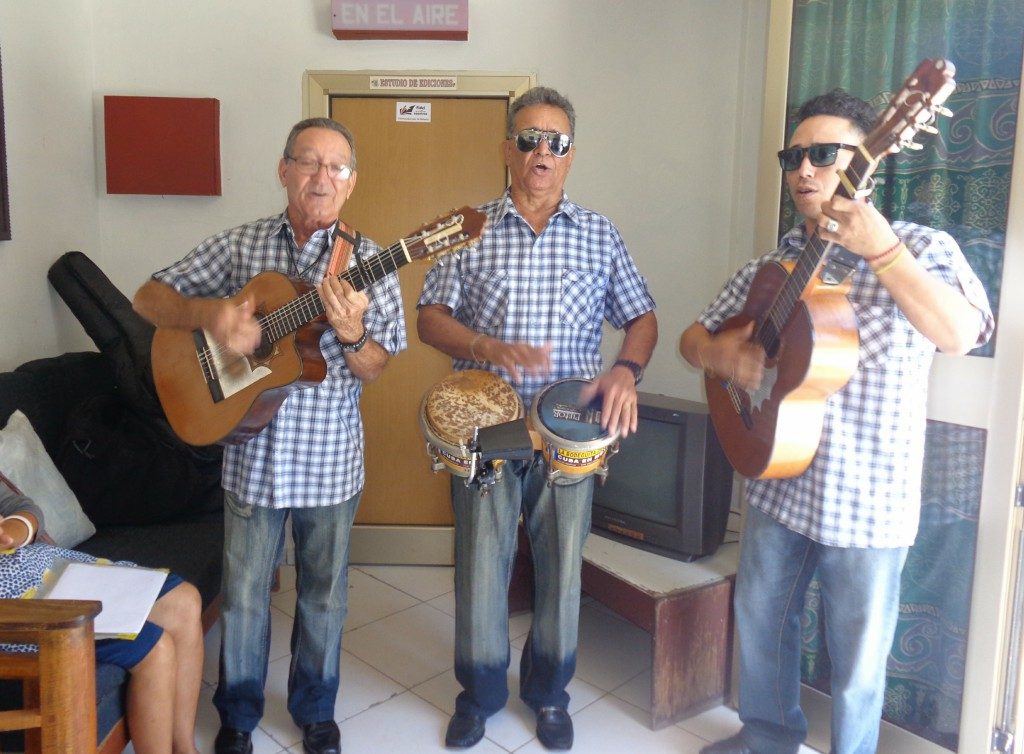 La música de los tríos reverencia al juglar en el Festival de la trova Carlos Puebla in Memoriam // Foto Marlene Herrera (Archivo)