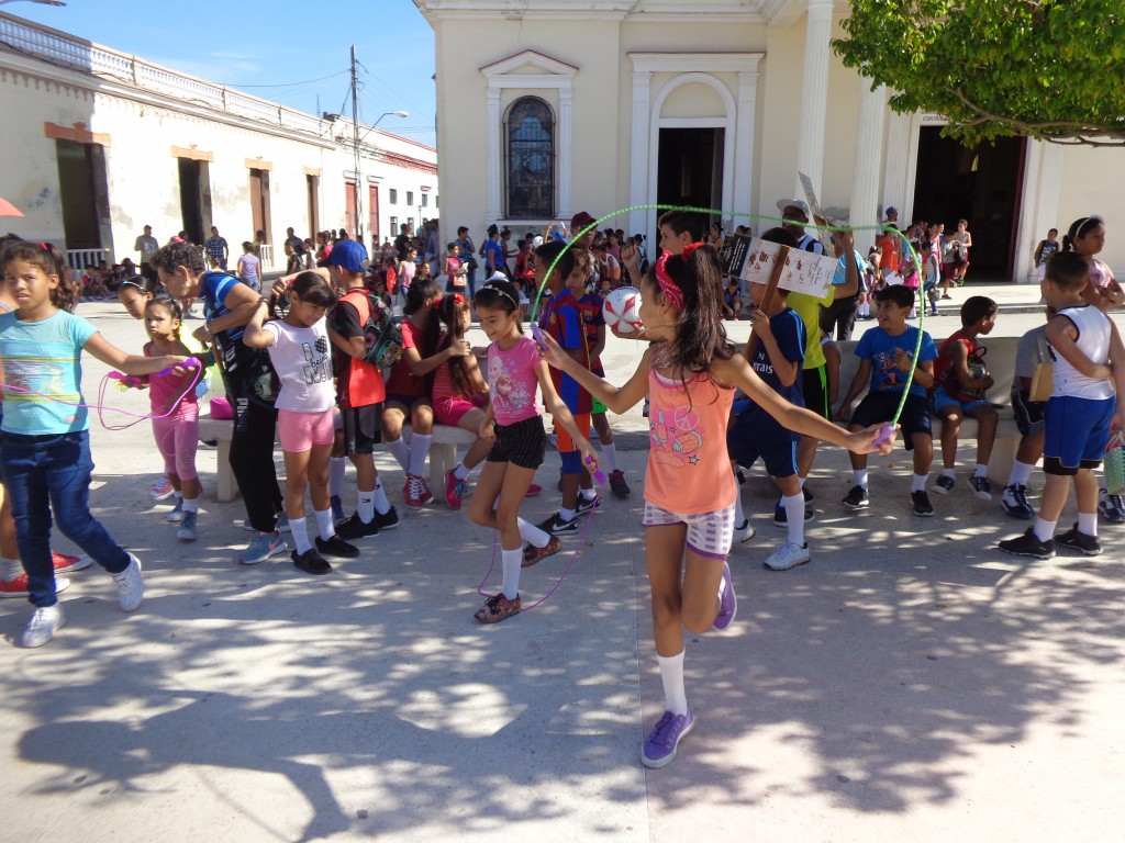 Con actividades se desarrolla el evento deportivo Mi escuela campeona // Foto Lilian Salvat