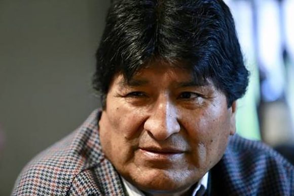 Evo Morales asegura que el golpe contra su gobierno “se preparó” desde la embajada de Estados Unidos en Bolivia. Foto: Luis Castillo/La Jornada.