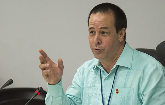 José Ángel Portal Miranda, ministro cubano de Salud Pública. Foto: Irene Pérez/ Cubadebate.