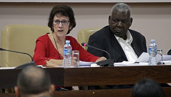 Comisión conjunta de Asuntos Económicos y Atención a los Servicios, reunida previamente al cuarto periodo ordinario de sesiones de la IX Legislatura de la ANPP. Foto: Abel Padrón Padilla/Cubadebate.