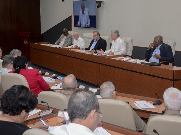 Las principales deficiencias que caracterizan en la actualidad el proceso inversionista y los resultados que manifiestan los estudios de posinversión, fue el primer punto de la agenda. // Foto: Estudios Revolución