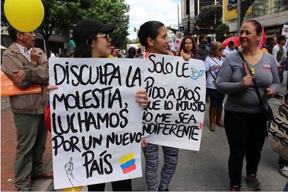 En medio de las actividades del #ParoNacional10D nuevamente quieren reprimir a los jóvenes.