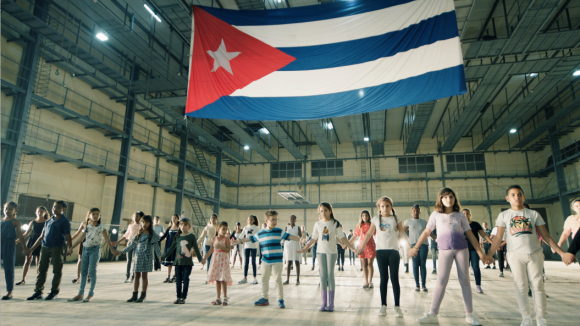 Captura del video clip «Yo soy el punto cubano».