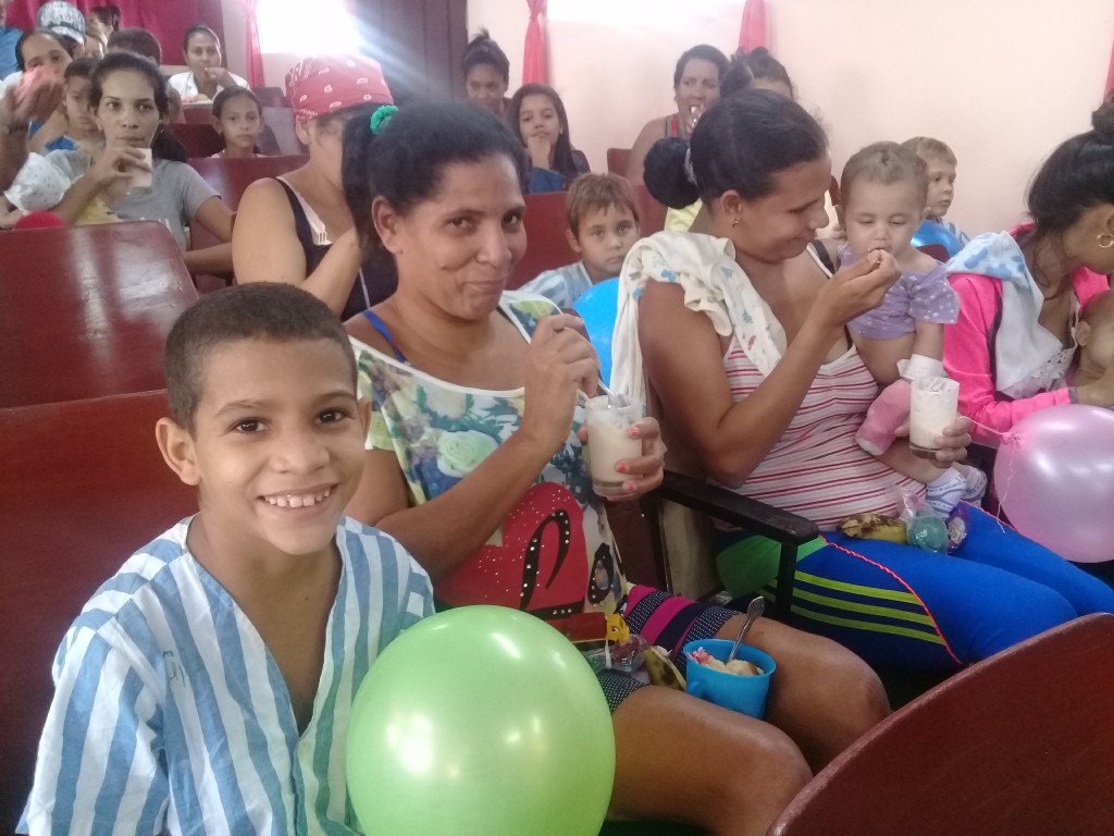 La alegría de Roly Saavedra, de los demás pequeños y sus familias, alimenta al proyecto Amor y esperanza // Foto Denia Fleitas Rosales