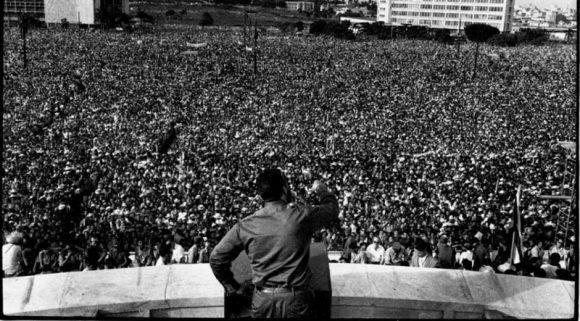 En la primera revista Bohemia del año 1960 se declaró ese fin de año como las pascuas más felices de Cuba. Foto: Raúl Corrales/Fidel Soldado de las Ideas.